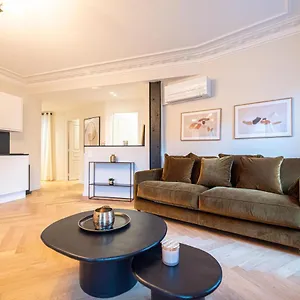 Luxury In Center París